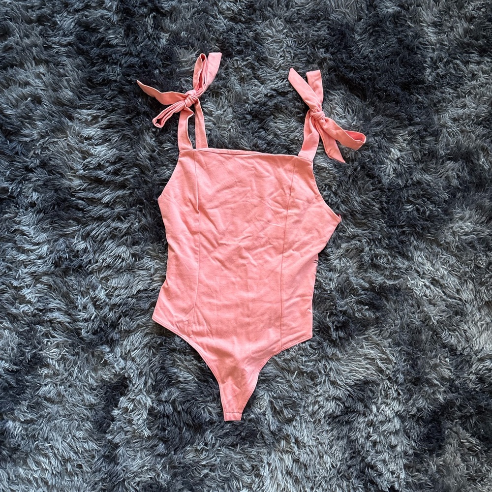 Fashion Nova Pink Bow Tie-Shoulder Bodycon Thong Bottom Bodysuit – Size Large